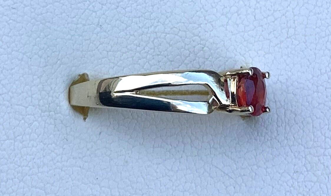 9ct red gemstone oval ring 5x4mm size N solitaire yellow gold