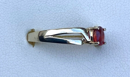 9ct red gemstone oval ring 5x4mm size N solitaire yellow gold