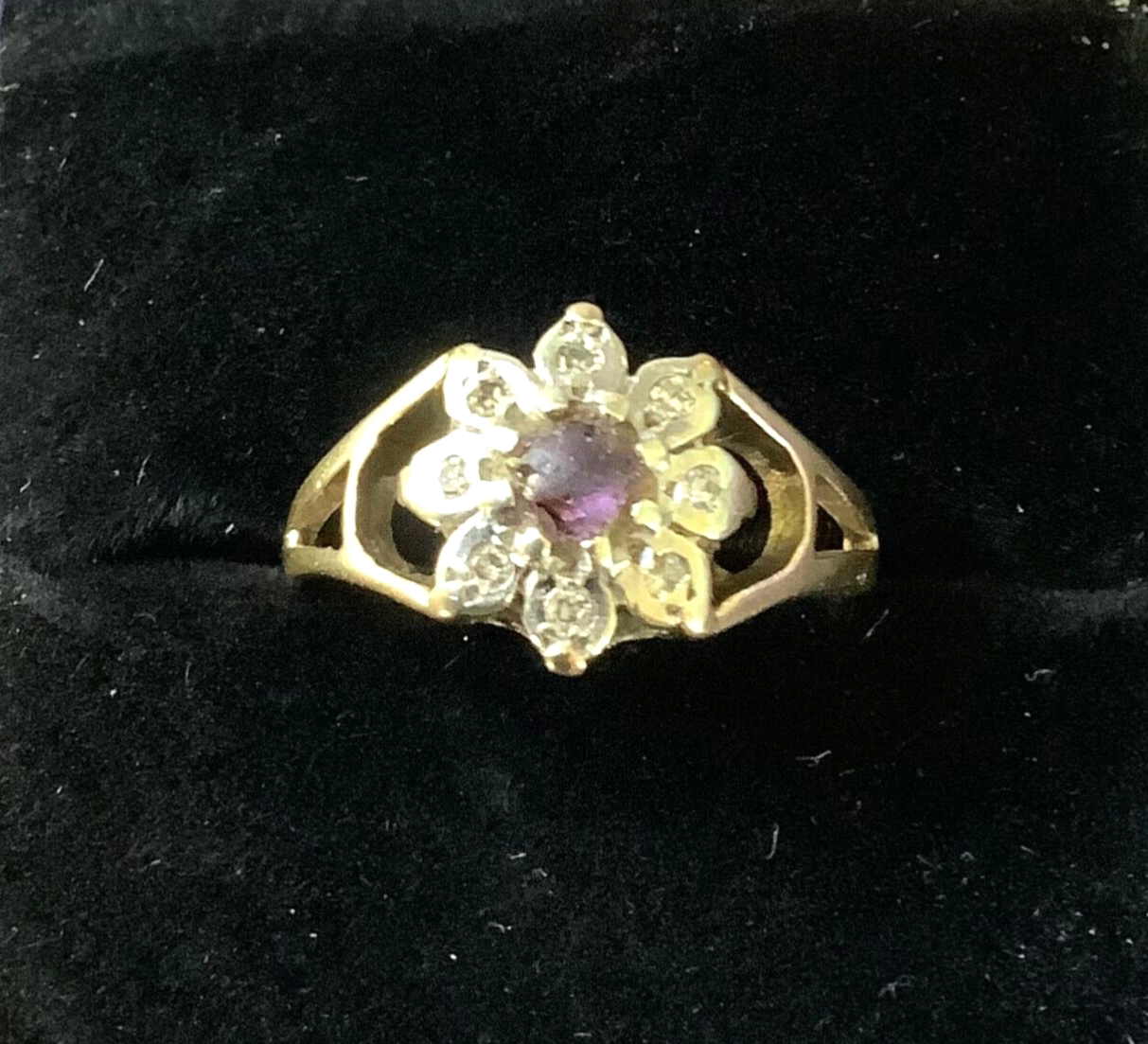 9ct amethyst and diamond vintage flower ring size K1/2 READ DESCRIPTION!