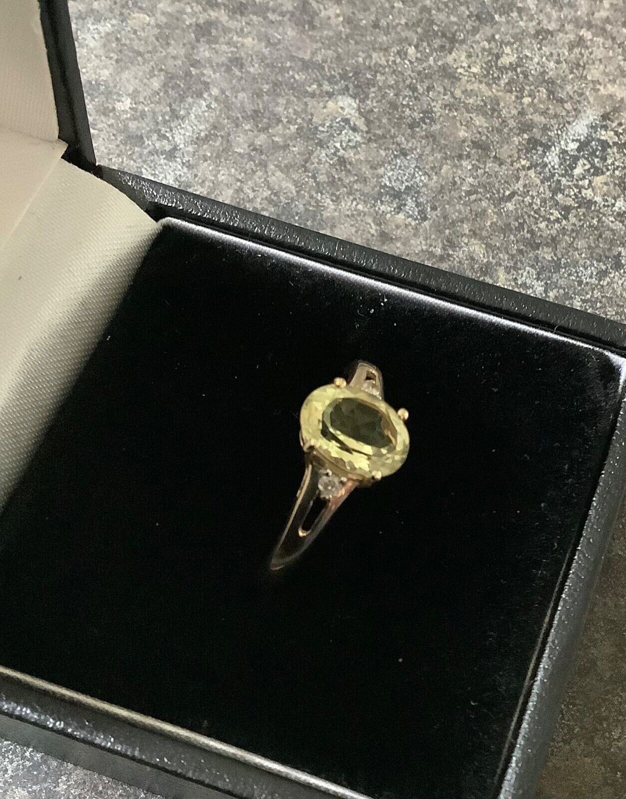 10k greenish yellow Beryl and diamond ring size N yellow gold