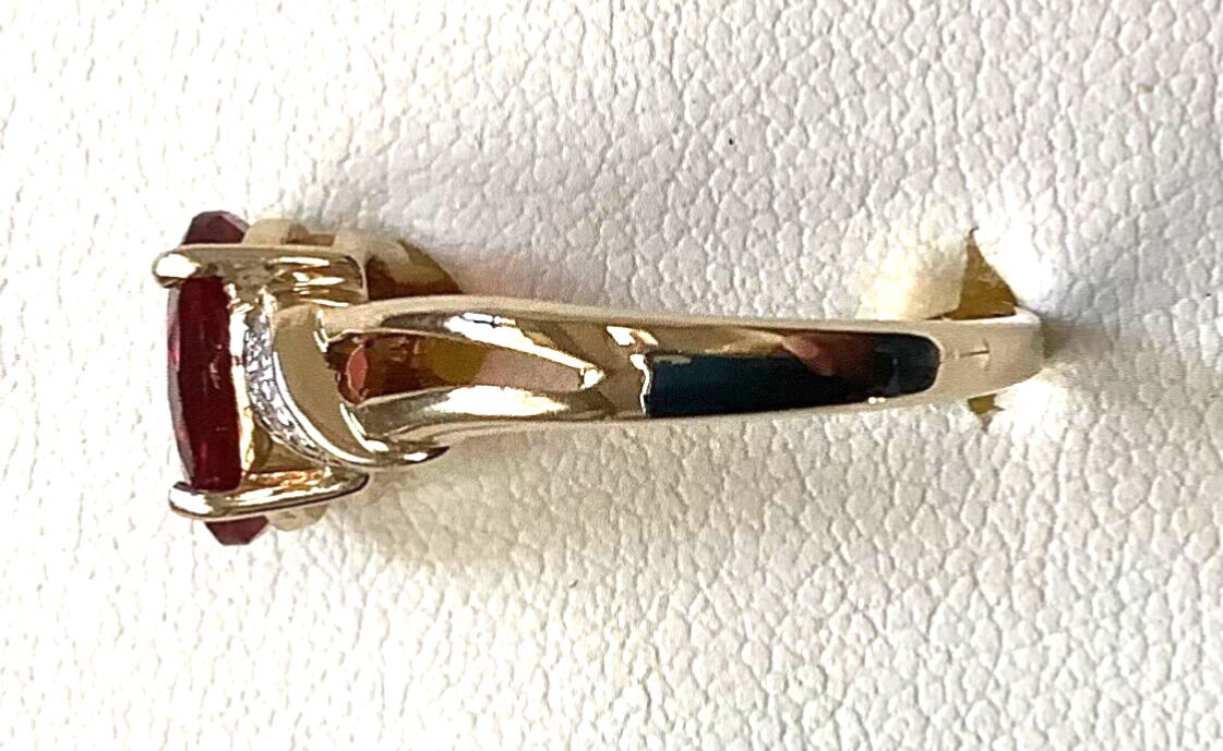 9ct red gemstone and diamond ring size N yellow gold