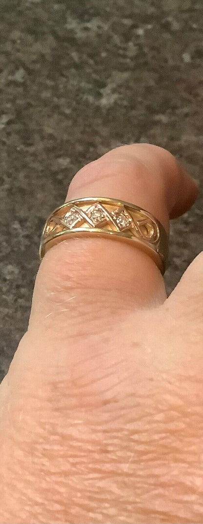 Clogau 9ct Queen Elizabeth Anniversary 3 Diamond ring size O yellow & rose gold
