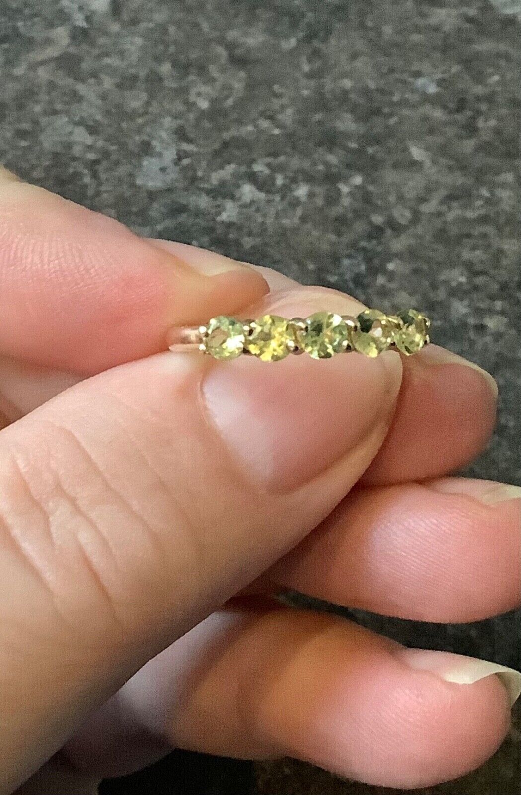 9ct 5 stone yellow green gemstone size N1/2-O yellow gold colour changing