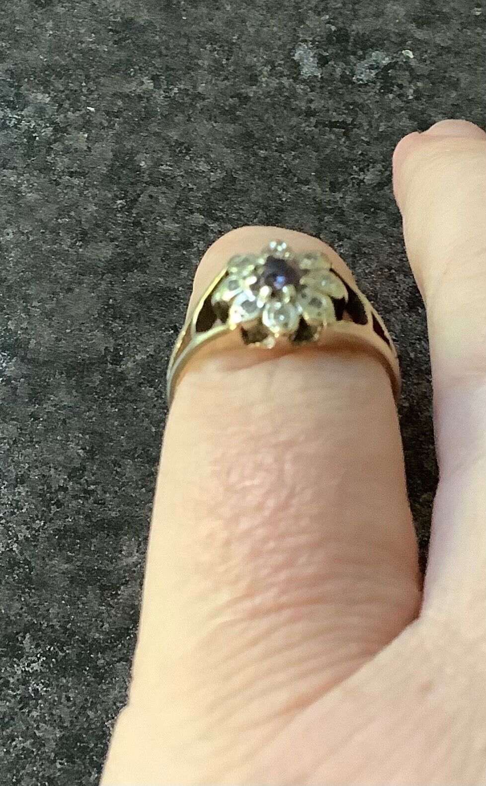 9ct amethyst and diamond vintage flower ring size K1/2 READ DESCRIPTION!