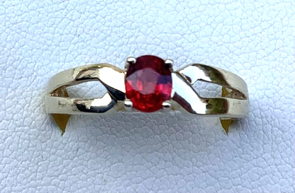 9ct red gemstone oval ring 5x4mm size N solitaire yellow gold