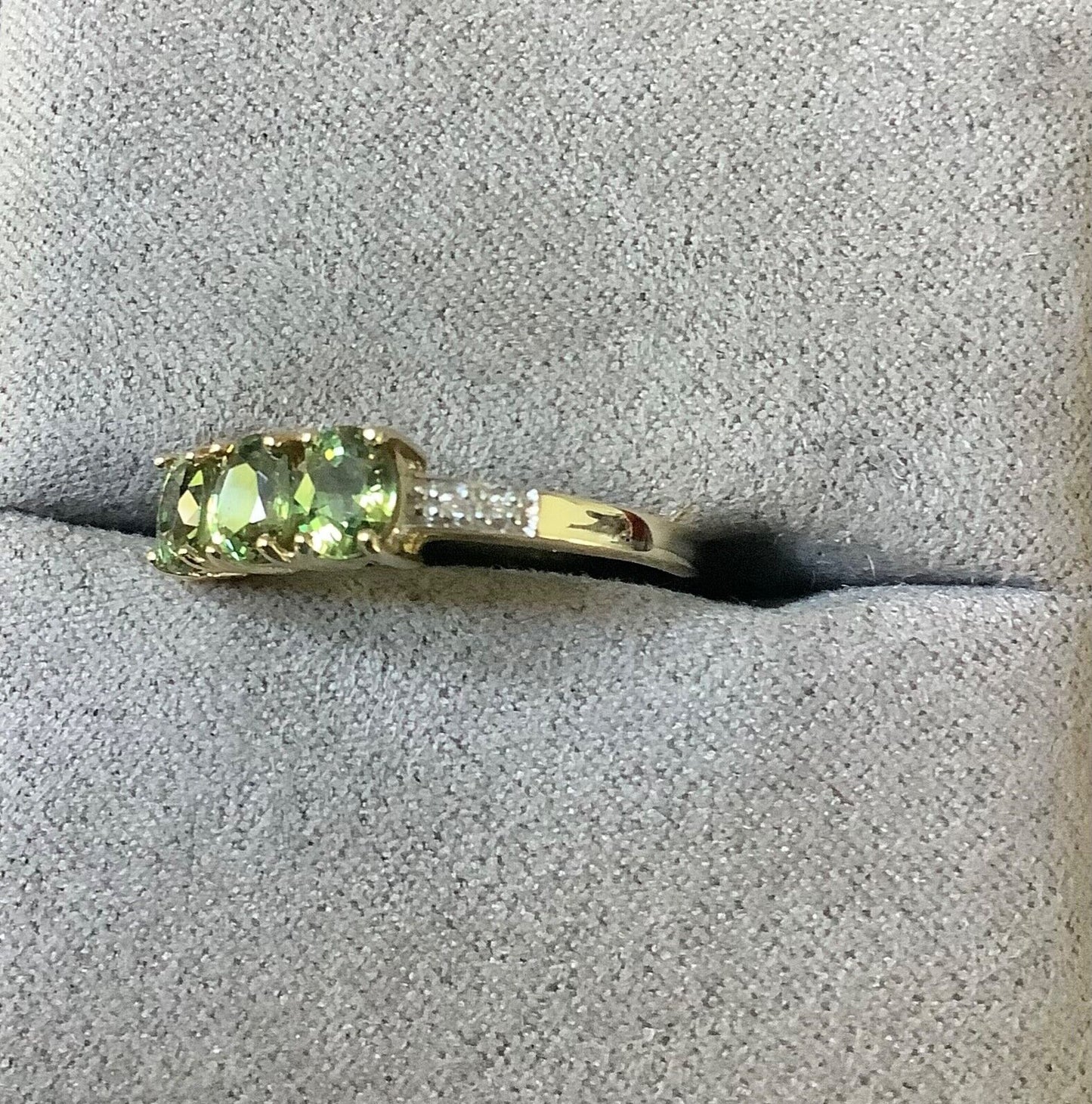 9ct Demantoid garnet and diamond trilogy ring size N1/2 yellow gold hallmarked