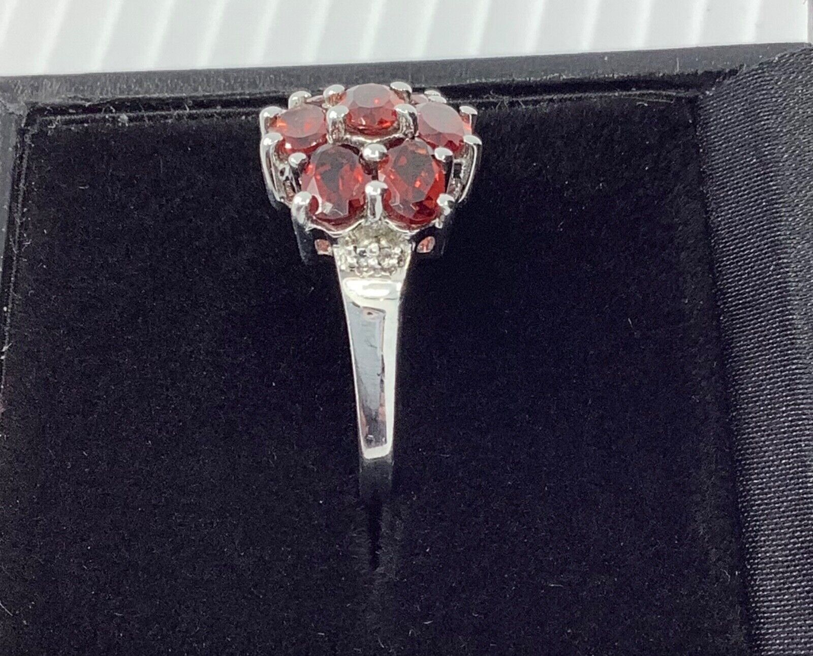 925 garnet and diamond silver cluster ring size R1/2
