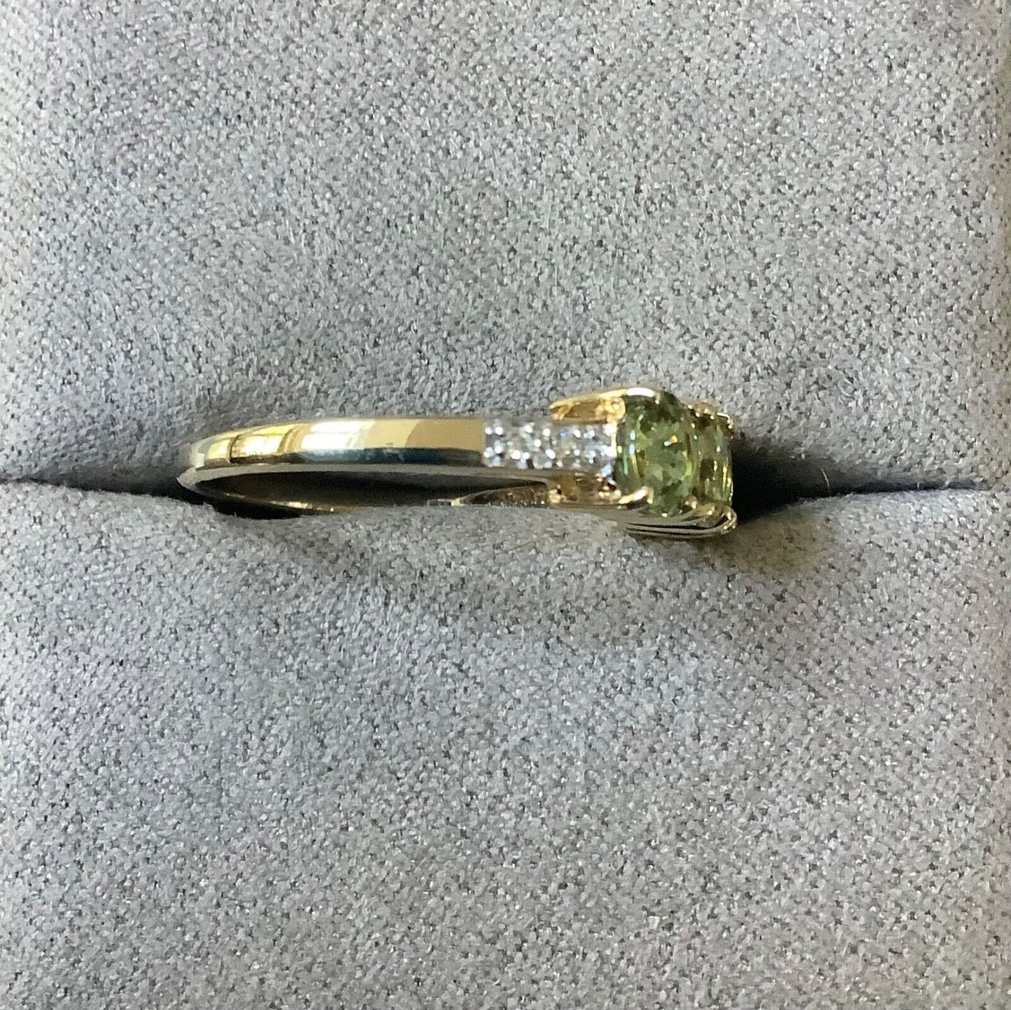 9ct Demantoid garnet and diamond trilogy ring size N1/2 yellow gold hallmarked