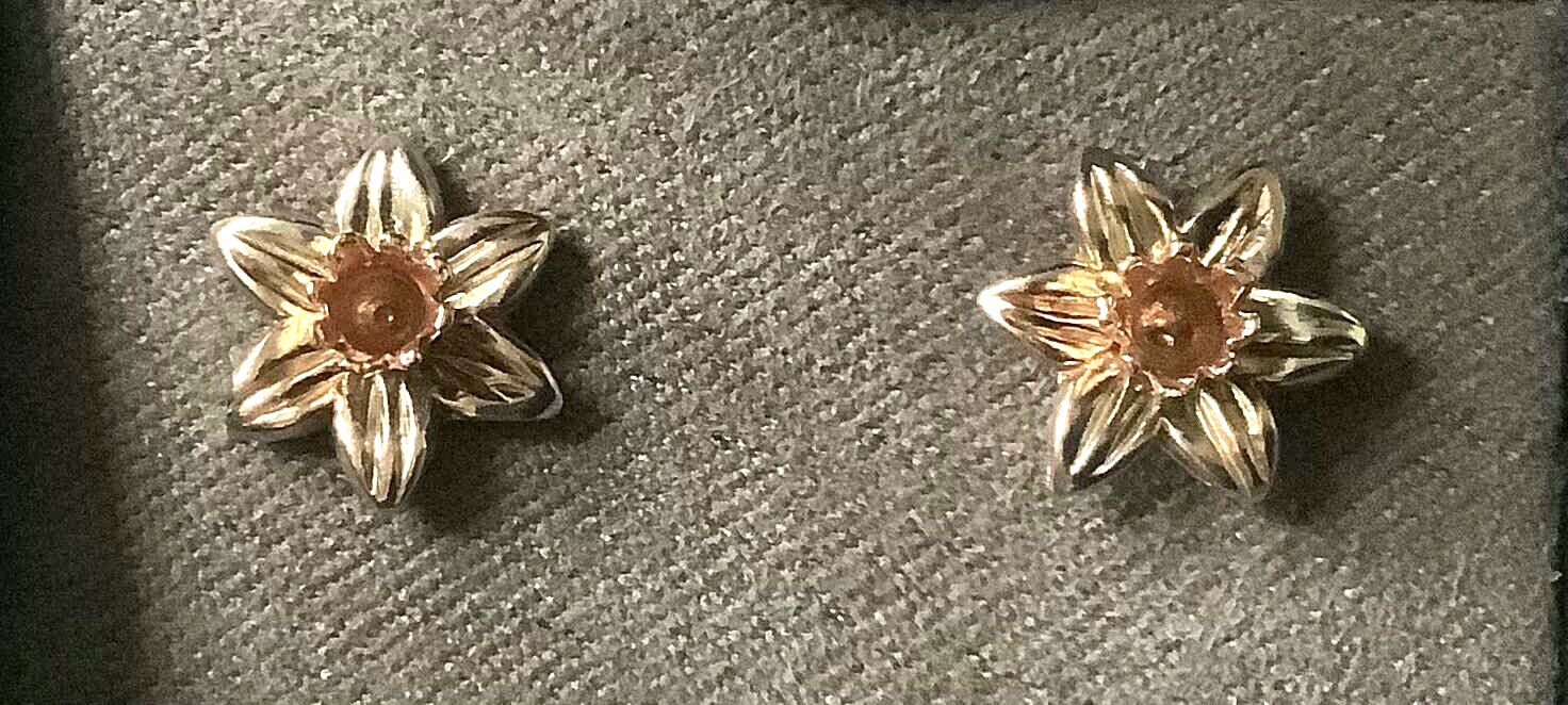 Clogau 9ct daffodil stud earrings yellow and rose gold (not original backs)
