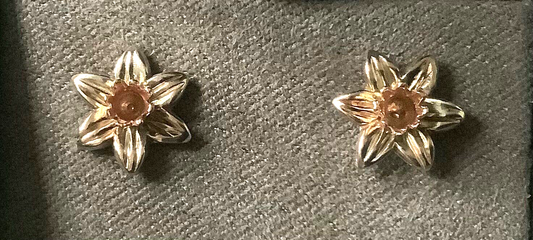 Clogau 9ct daffodil stud earrings yellow and rose gold (not original backs)