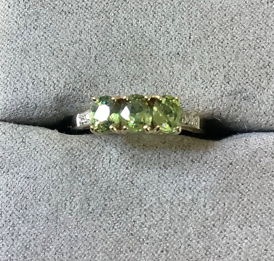 9ct Demantoid garnet and diamond trilogy ring size N1/2 yellow gold hallmarked