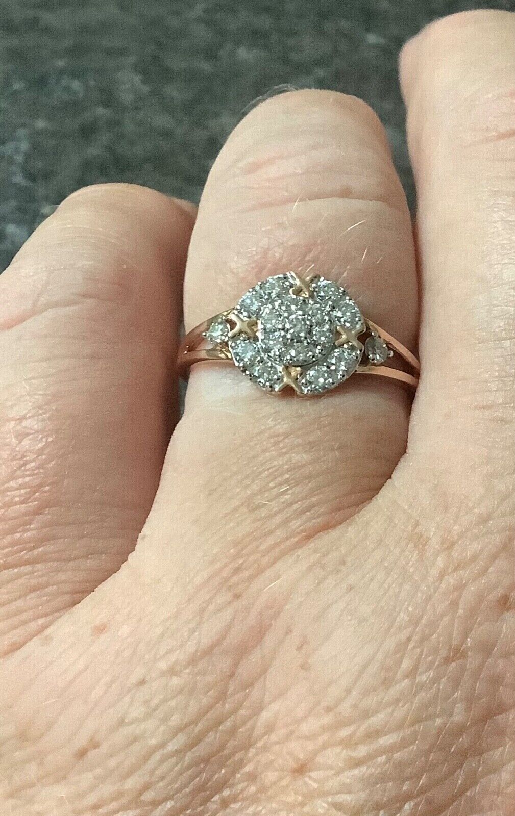9ct rose gold Diamond cluster circle ring with gold kisses size P1/2