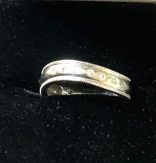 9ct white gold natural diamond wave band ring size M1/2