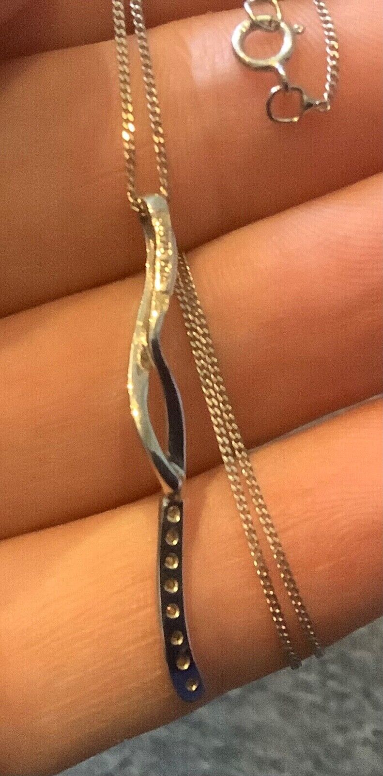 9ct Diamond wave bar white gold pendant necklace on 18" 9ct fine chain
