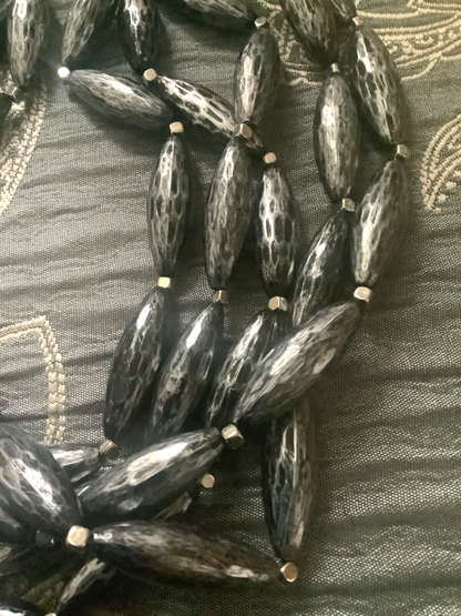 Silver and black multi strand chunky lozenge barrel bead necklace 18-21”