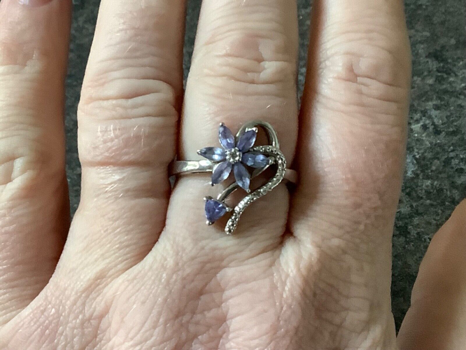 925 silver Natural tanzanite and diamond floral swirl ring size V