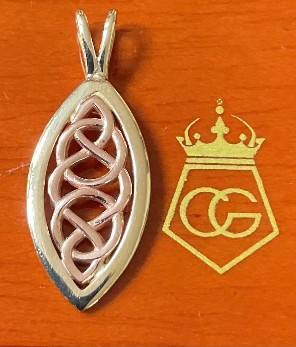 Clogau 9ct Queen Eleanor elliptical pendant in yellow and rose gold