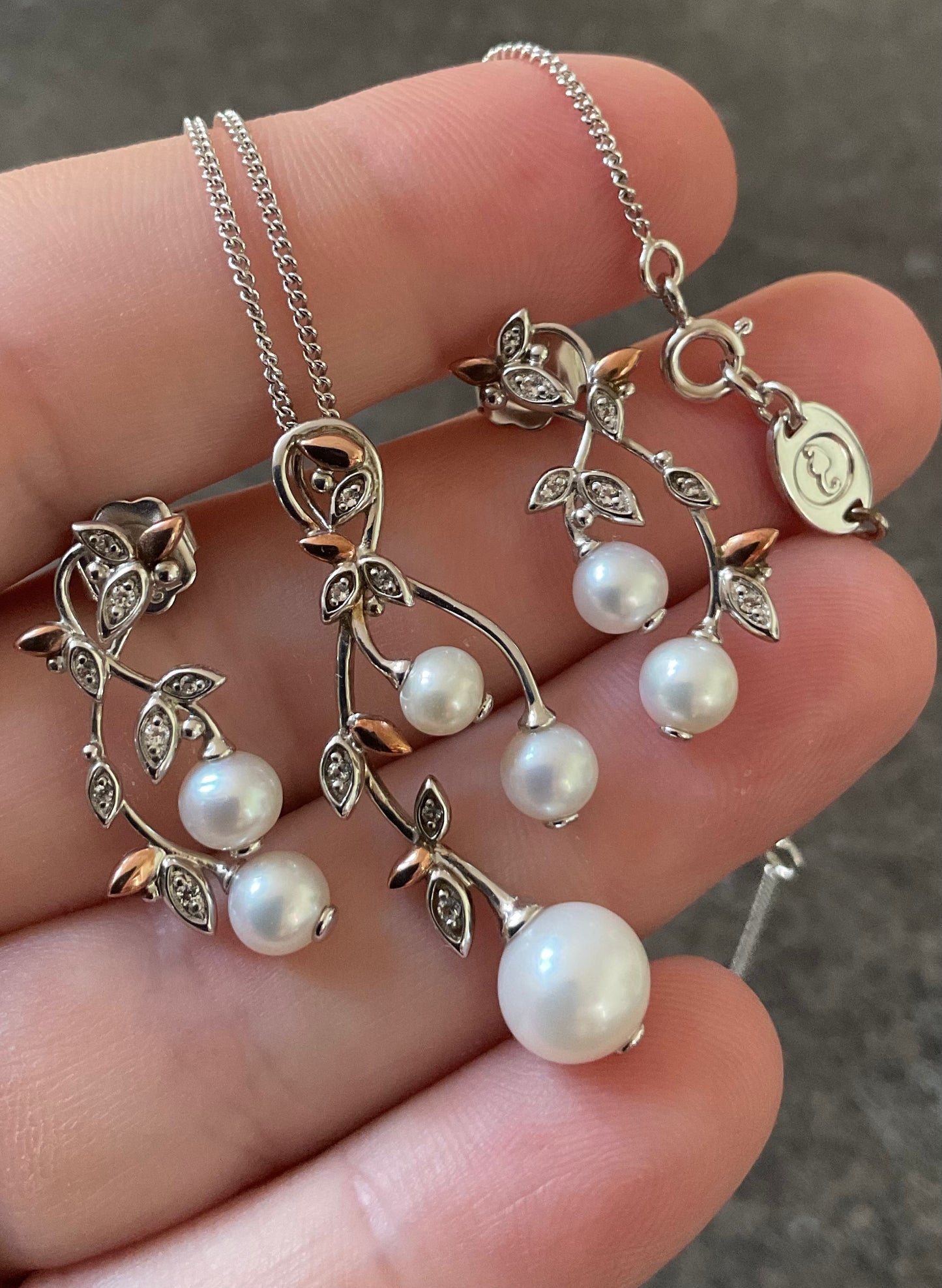 Clogau Lily of the Valley Pearl 18-22” necklace & earrings set, in silver & rose gold