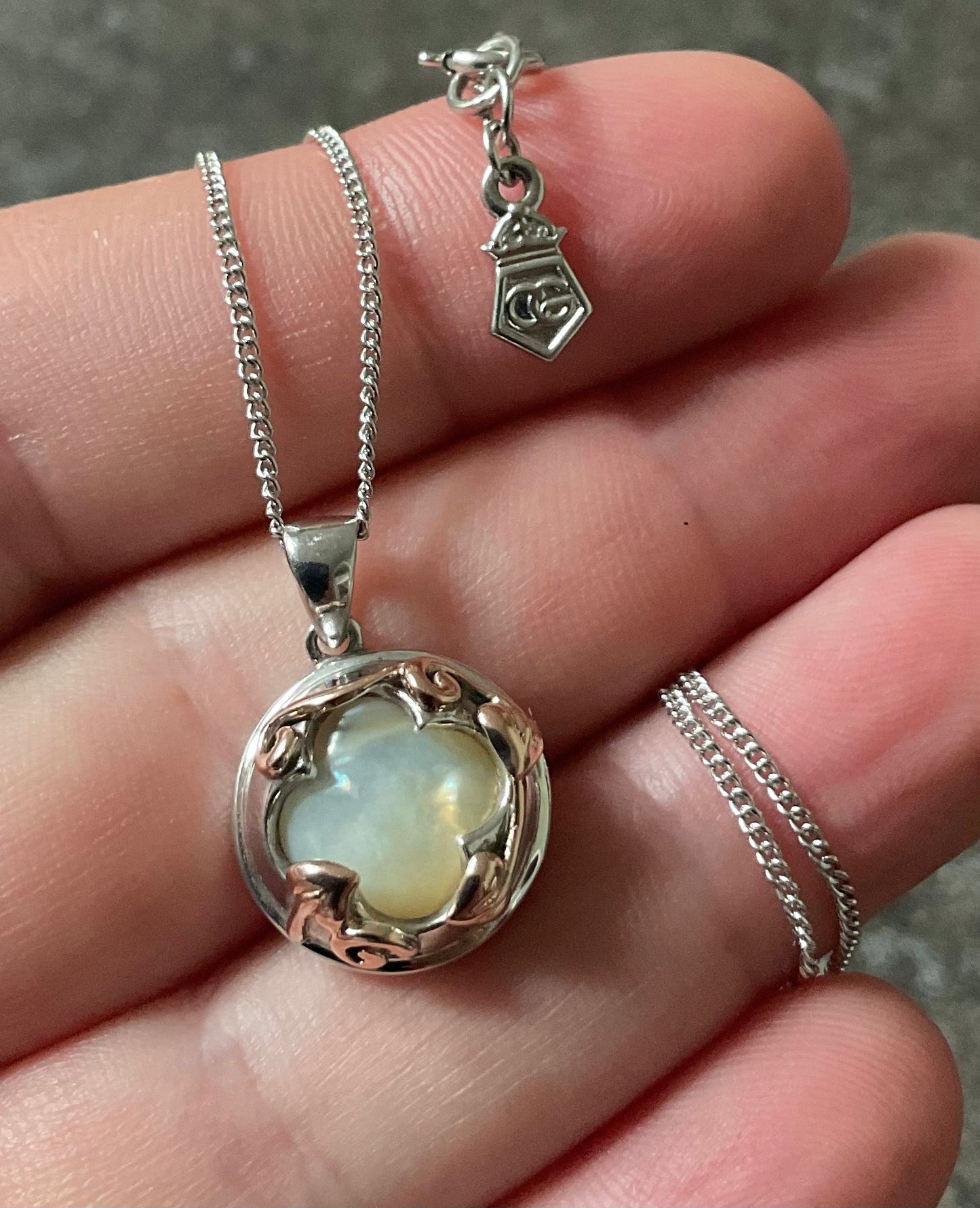 Clogau Tudor Court Mother of Pearl pendant 18” necklace in Silver and rose gold 18-22”