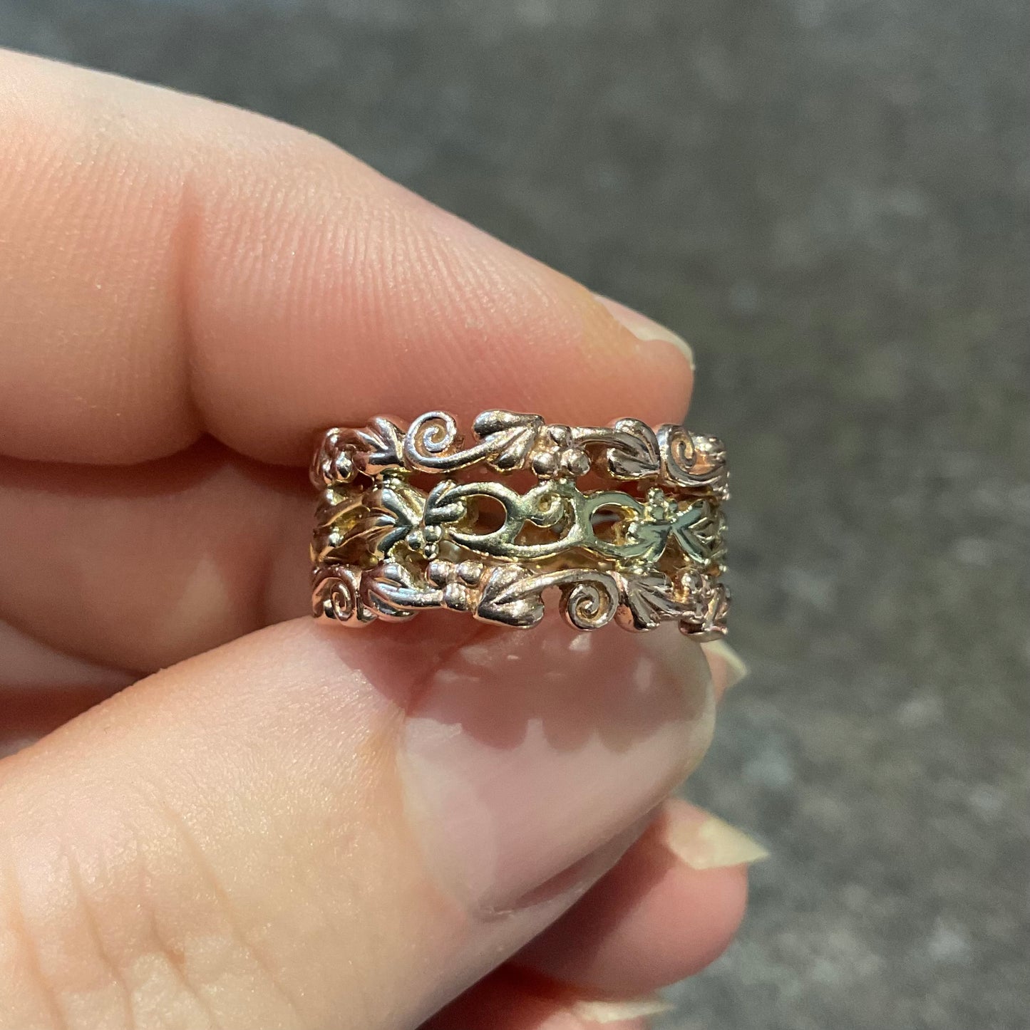 Clogau 9ct 3 row wide band ring in yellow and rose gold size L 7g