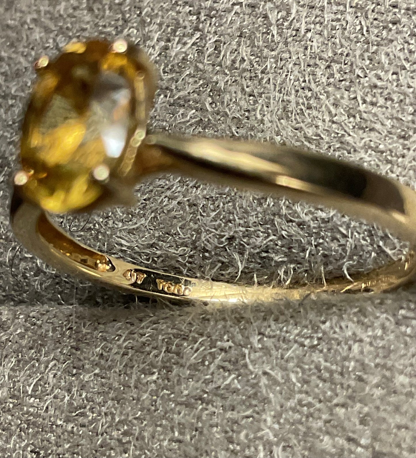 10K yellow gemstone oval solitaire ring size N1/2 yellow gold hallmarked TGGC