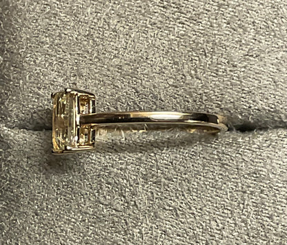 10K pale yellow solitaire rectangle cut gemstone ring size N1/2 yellow gold TGGC
