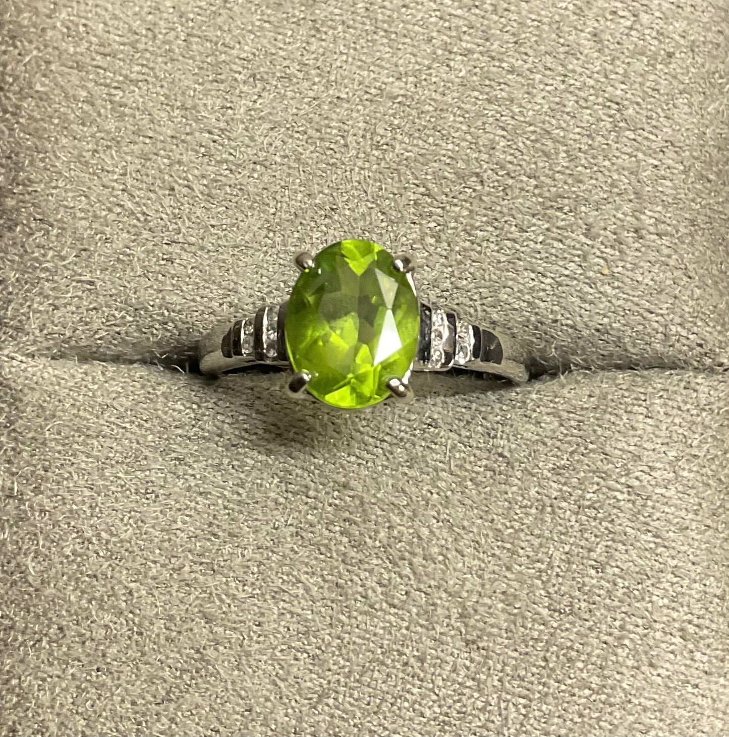 9ct peridot and diamond ring size N white gold hallmarked