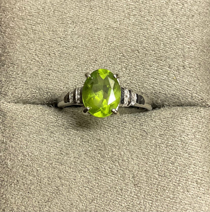 9ct peridot and diamond ring size N white gold hallmarked