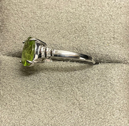9ct peridot and diamond ring size N white gold hallmarked
