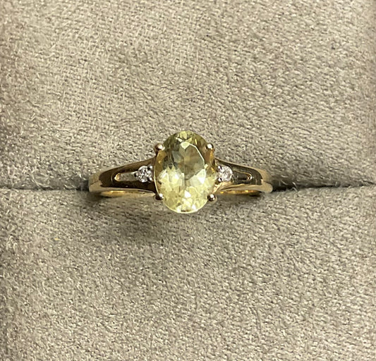 10k greenish yellow Beryl and diamond ring size N yellow gold TGGC