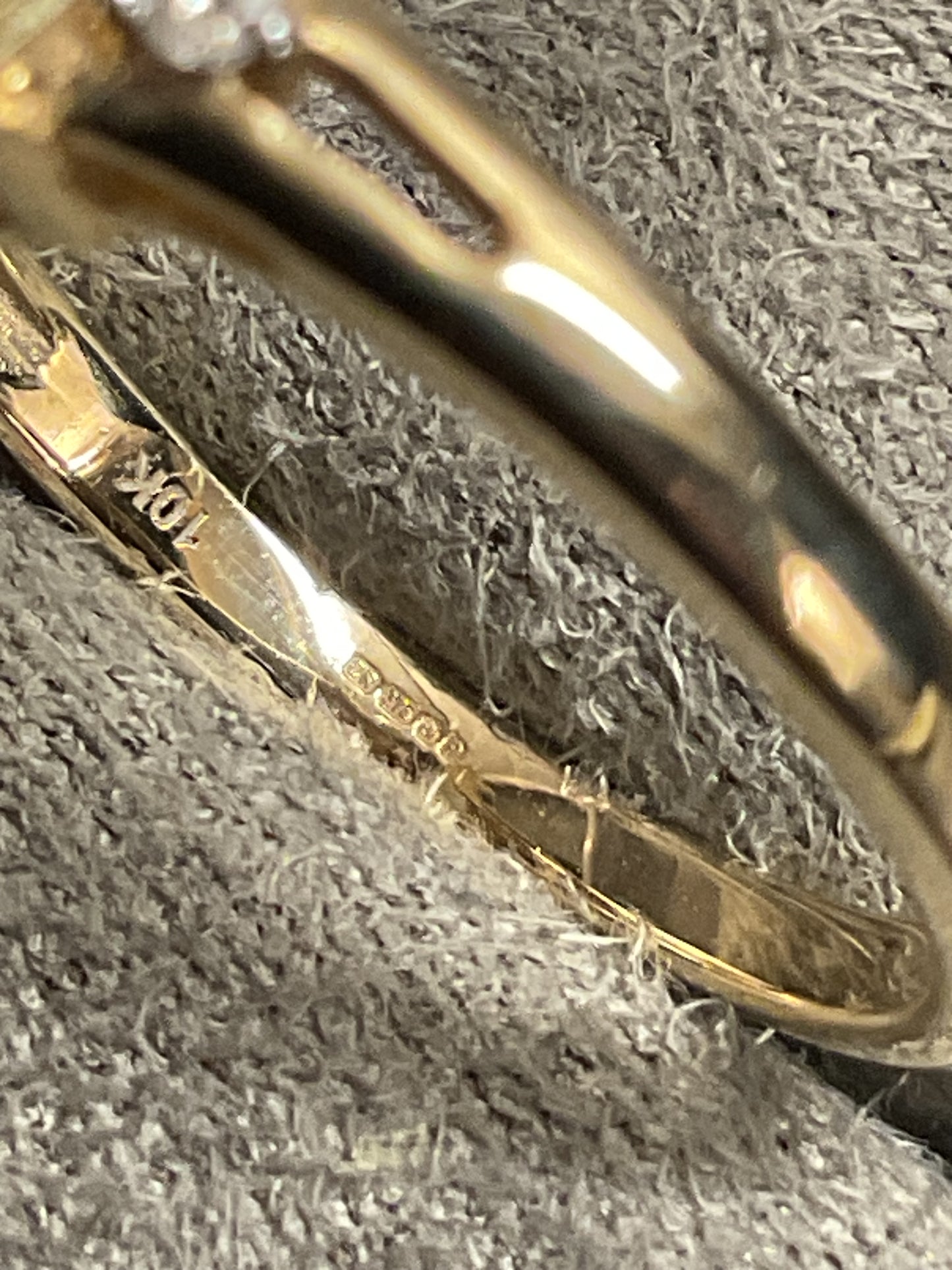 10k greenish yellow Beryl and diamond ring size N yellow gold TGGC