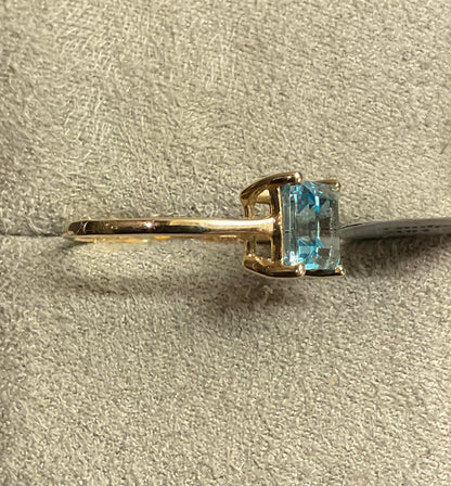 10K blue topaz square cut solitaire ring size N1/2 yellow gold hallmarked TGGC