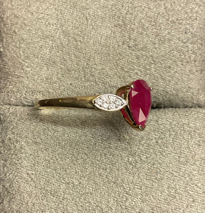 10K gold pear cut ruby and white zircon ring size P1/2 hallmarked TGGC