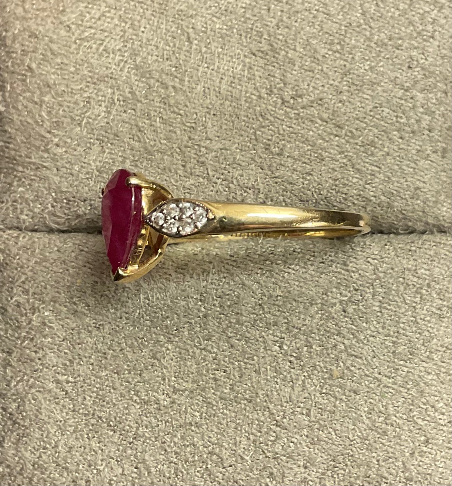 10K gold pear cut ruby and white zircon ring size P1/2 hallmarked TGGC