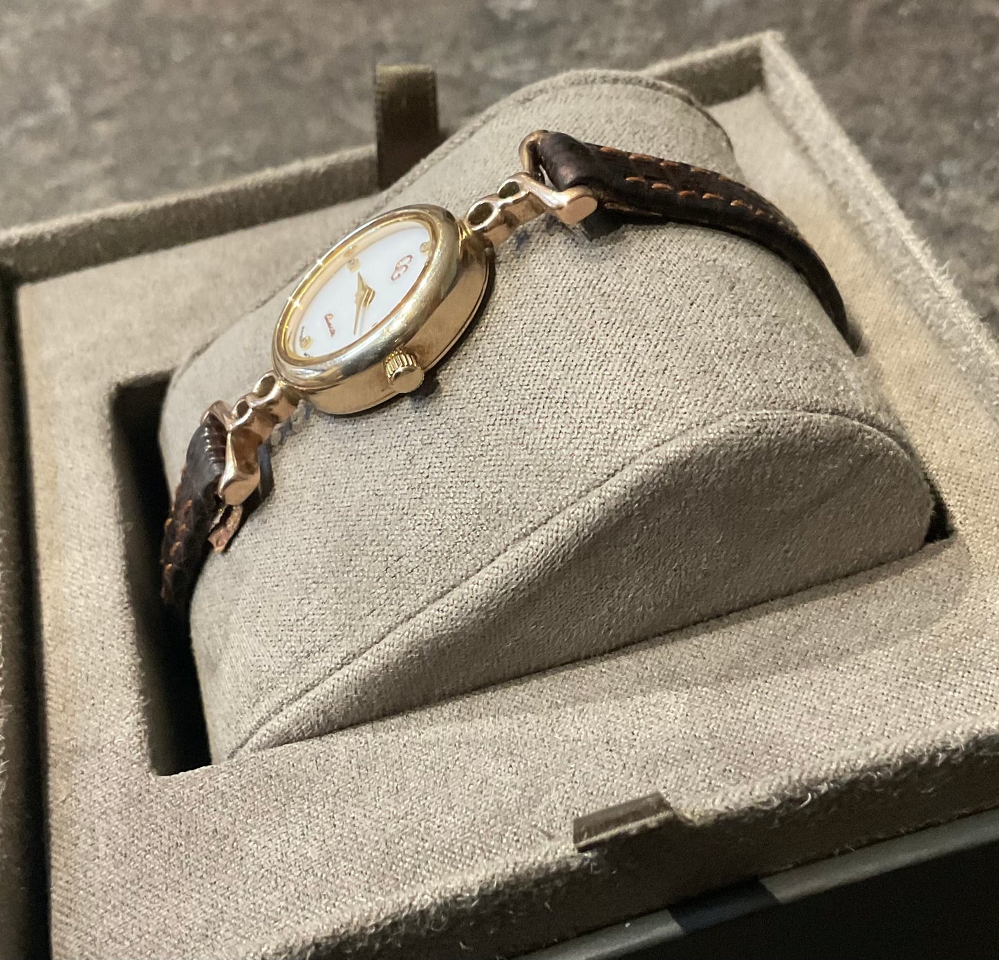 Ladies Clogau 9ct Diamond accent watch with original brown leather strap in yellow and rose gold new battery working