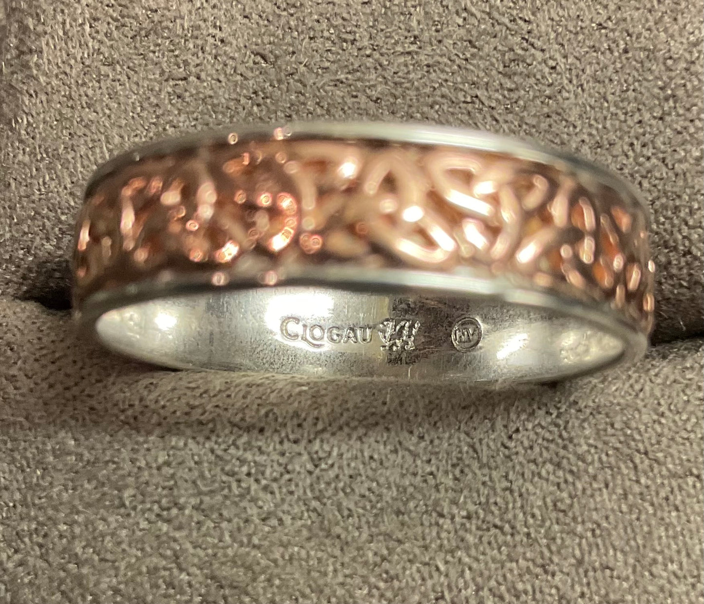 Unisex Clogau Celtic Trinity Knot narrow band ring size V1/2-W in silver and rose gold