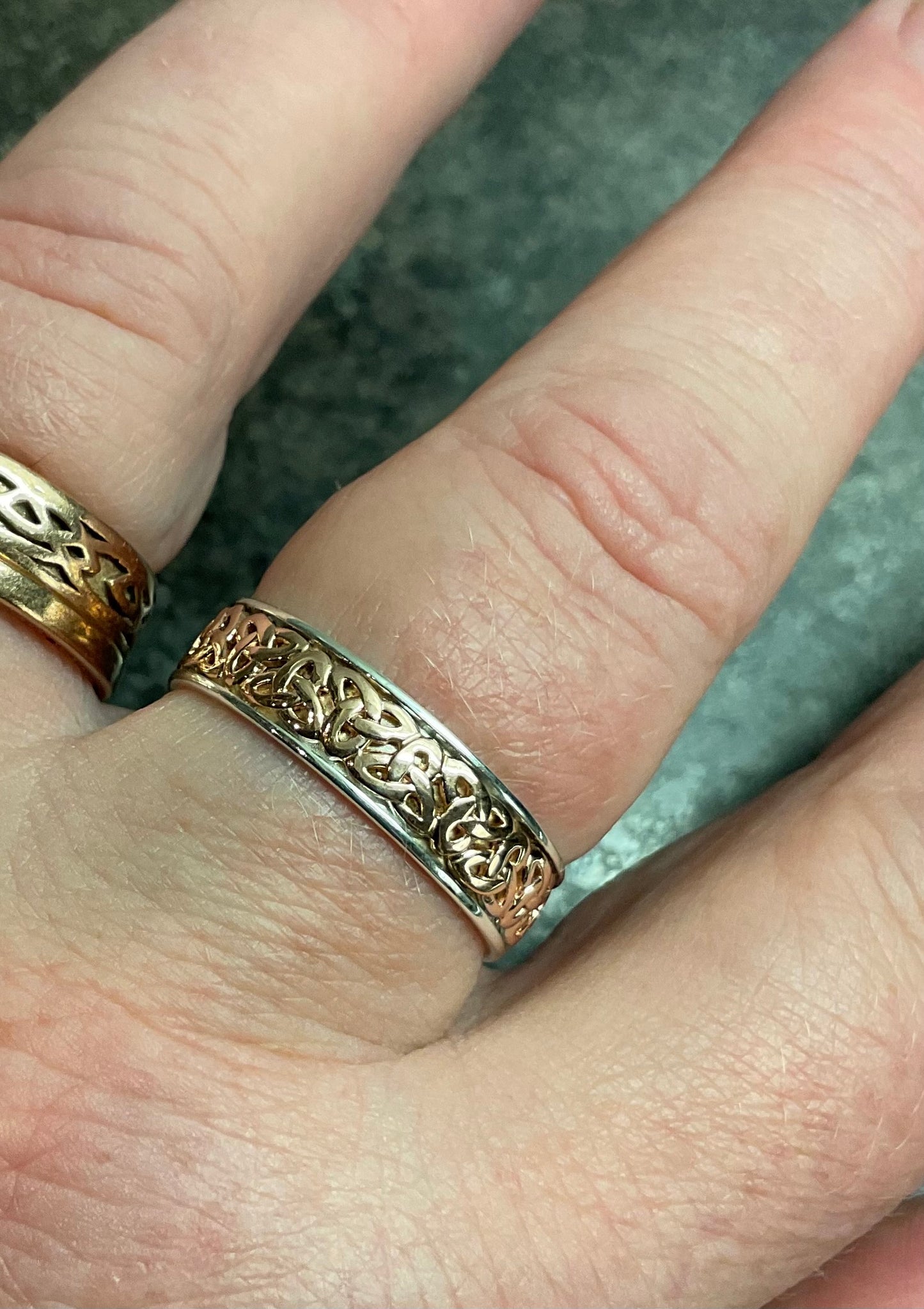 Unisex Clogau Celtic Trinity Knot narrow band ring size V1/2-W in silver and rose gold