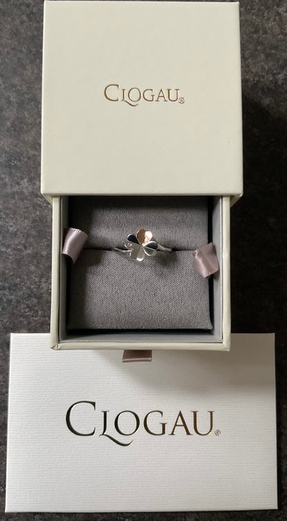 Cariad Pob Lwc Good Luck ring with white topaz in silver and rose gold sizes P and Q available