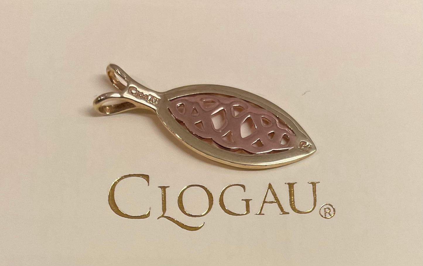 Clogau 9ct Queen Eleanor elliptical pendant in yellow and rose gold