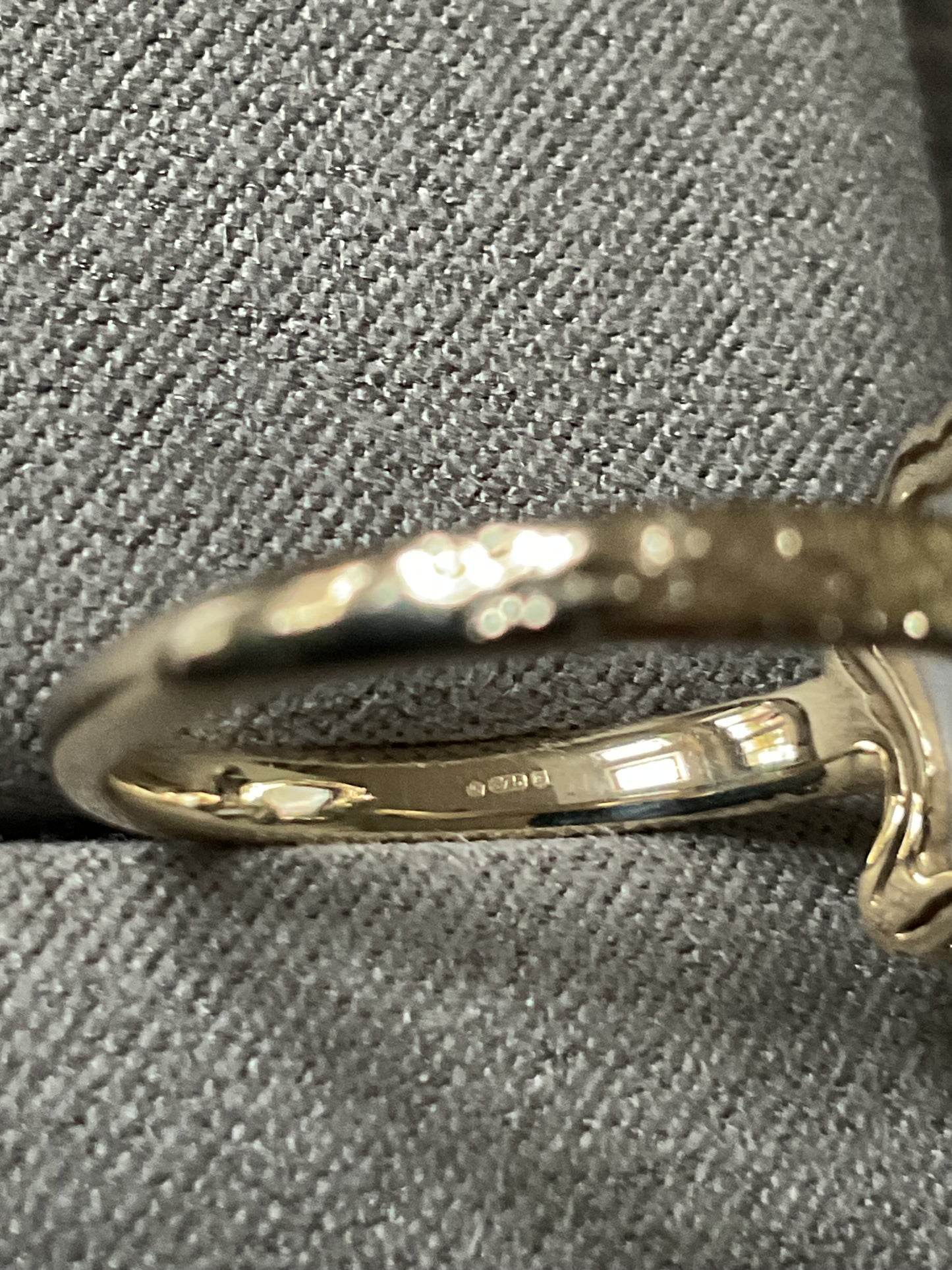 Clogau 9ct Lady of Luck Diamond and Mother of Pearl ring in yellow gold size P1/2