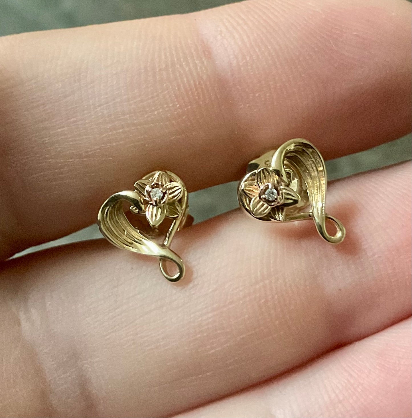 Clogau 9ct Diamond Daffodil Heart stud earrings in yellow and rose gold