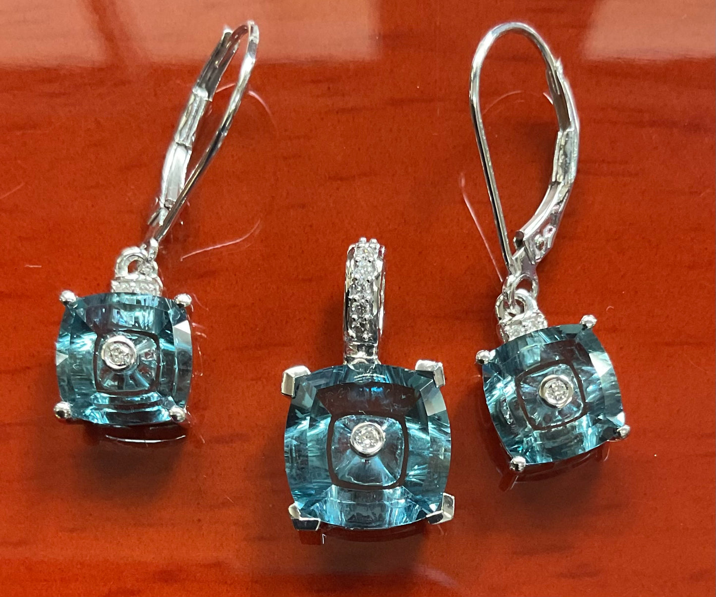Glenn Lehrer 10K white gold Limited edition Torus Blue Topaz & Diamond pendant & earrings set
