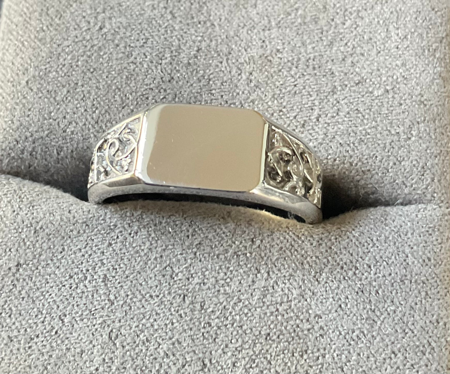 Unisex Clogau Tree of Life rectangle signet ring in silver and rose gold size S