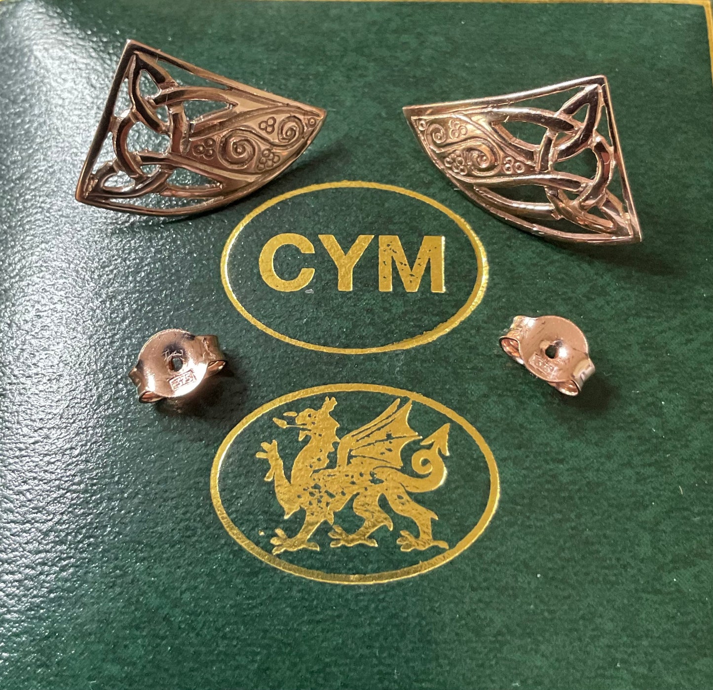 Vintage 9ct Cymru-Y Metel Rose gold Celtic stud earrings containing rare Welsh gold