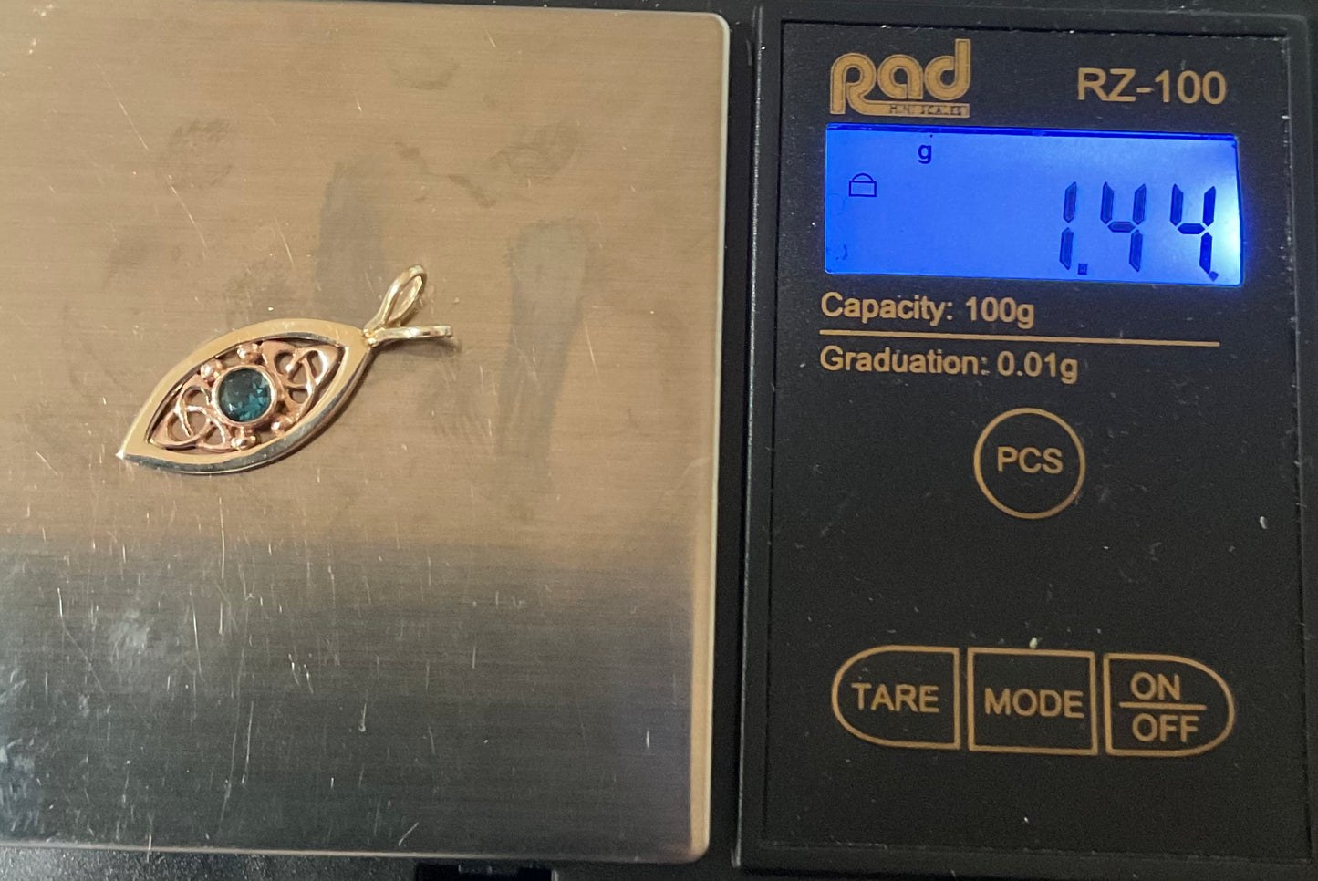 Vintage 9ct Clogau Queen Eleanor/Tryfan Blue stone elliptical pendant in yellow rose gold