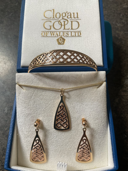 Vintage Clogau Lady Guinevere bangle necklace and earrings matching set in yellow and rose gold