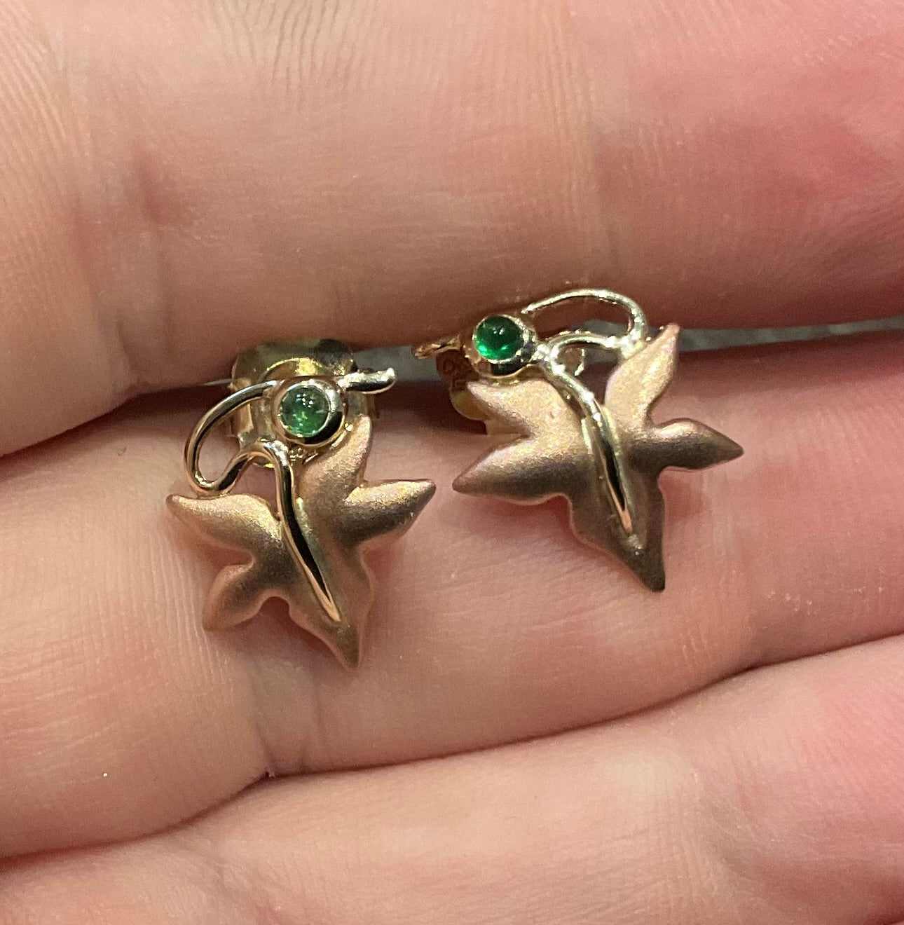 Clogau 9ct Emerald Lady of Caerphilly Ivy leaf stud earrings yellow and rose gold