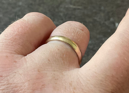 Clogau Promises 9ct Unisex Cariad 4mm wedding band ring size Q in yellow gold RRP £820