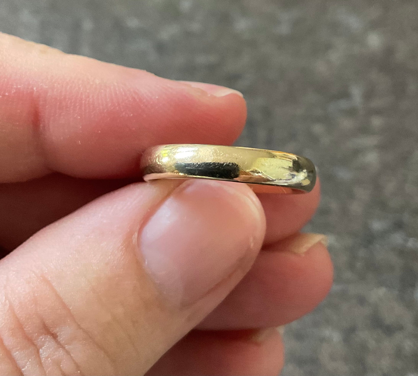 Clogau Promises 9ct Unisex Cariad 4mm wedding band ring size Q in yellow gold RRP £820