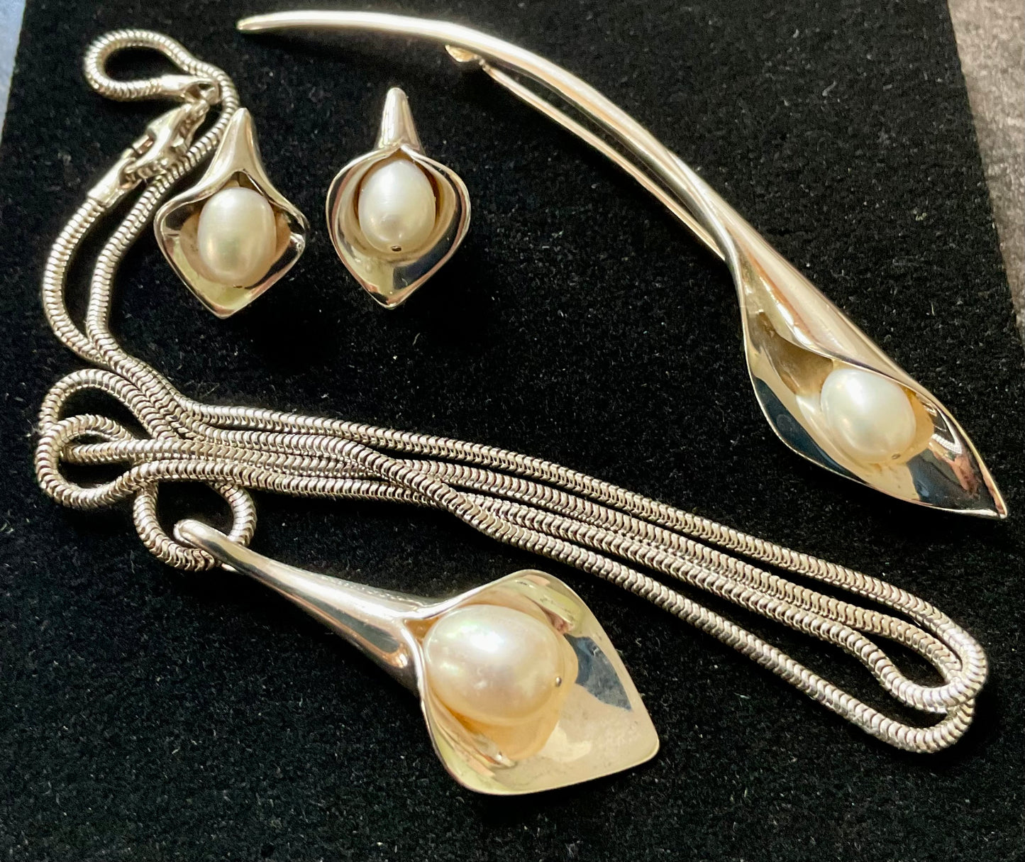 Handmade ARC 925 sterling silver Calla Lily and Pearl matching necklace, earrings and brooch set